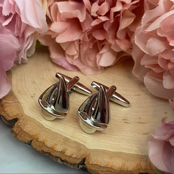 Elegant Silver Sailboat Cufflinks - Picture 6 of 15
